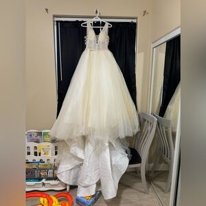 Wedding dress size 6
